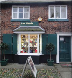 Exterior of Les Harris Jewellery